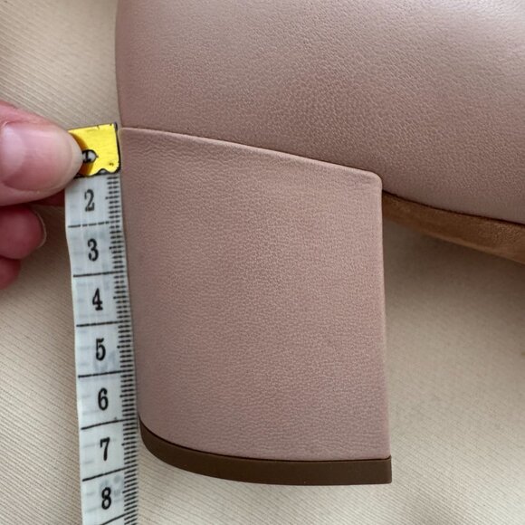 Chloé Lauren Scalloped Nude Leather Pumps, size 40 (size 9.5) - Picture 12 of 12